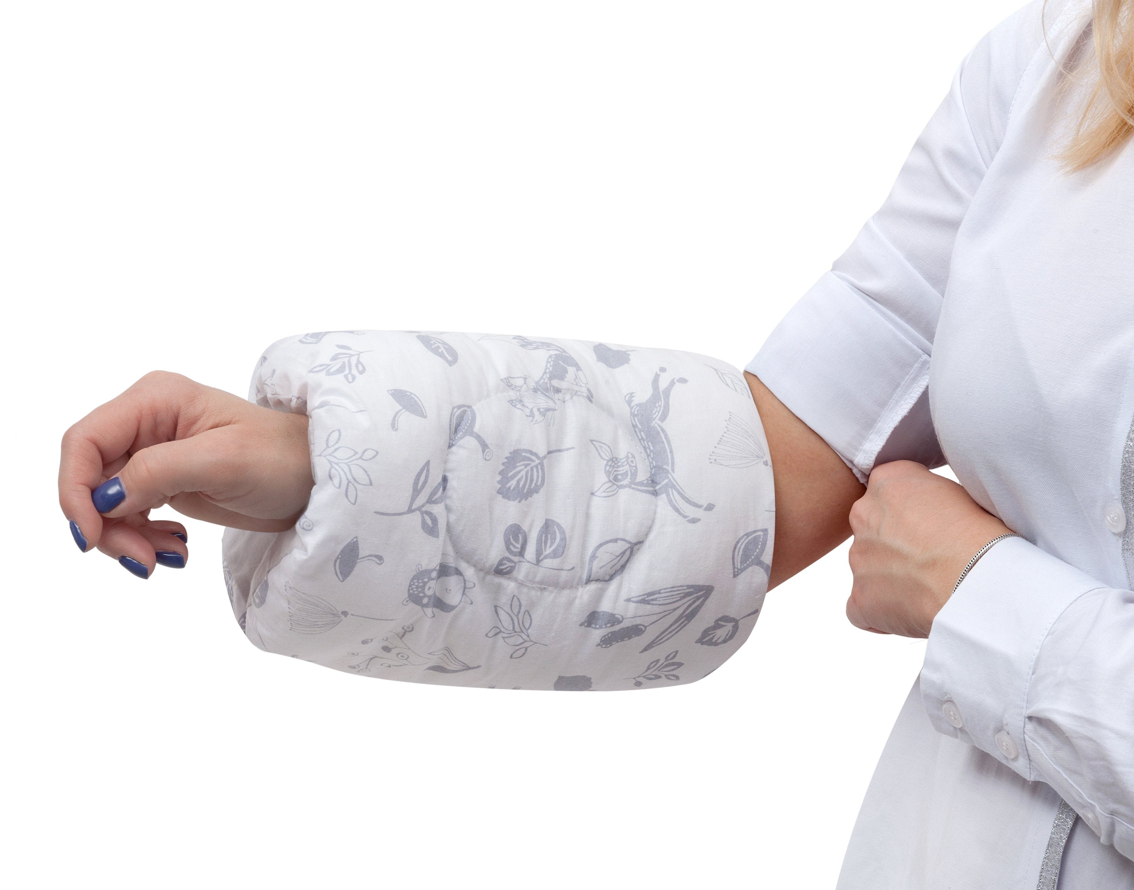 Feeding arm pillow outlet